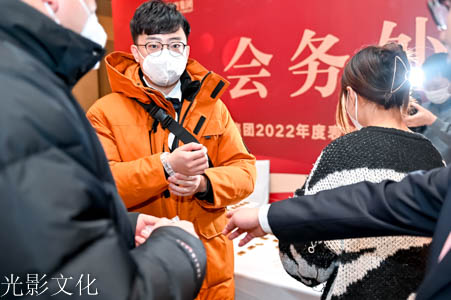 视频拍摄的技巧：从构图、光线到运镜